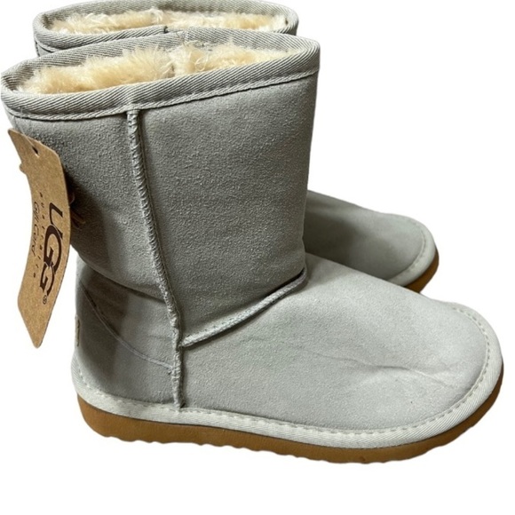 UGG Shoes - Nwt Ugg Classic Short Ii Boots